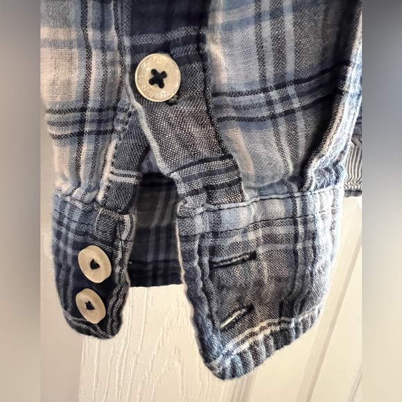 Forever 21 Plaid Flannel Shirt (Blue, Grey, & White) Medium - Picture 4 of 4